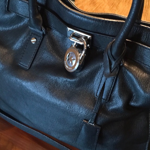 Michael Kors Hamilton Lock & key - Picture 2 of 9